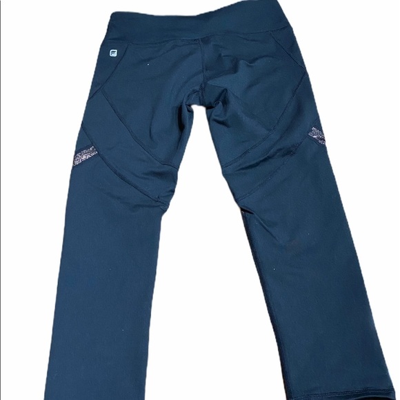 Fabletics Black Crop Rose Gold StripeSize … - Picture 4 of 5